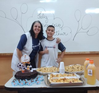 Aniversrio do aluno Arthur-  4 ano A.